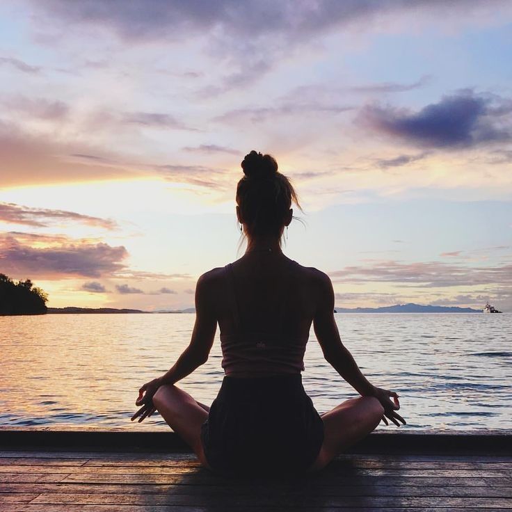Emiliavectoria's tweet photo. Look deep into nature‚and then you will understand everything better..♥️☁️ https://t.co/rkLZqO6LXP