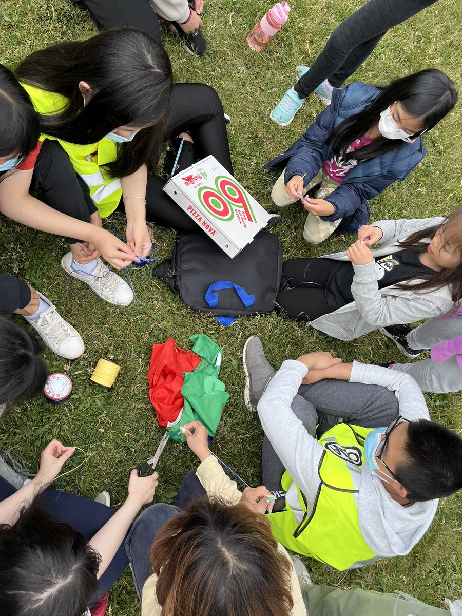 Boondoggle (weaving with plastic lace) and friends. Nothing like a relaxing lunch with friends. 🌳🕶️❤️🦁 <a href="/LC2_TDSB/">Learning Centre 2</a>