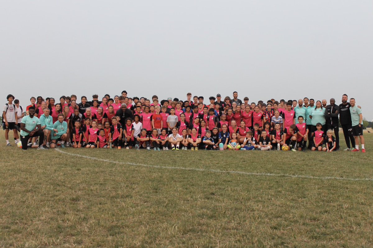 Evolution_SC14's tweet image. What an unbelievable 3 days hosted by Chris Ramsey &amp;amp; Ricky Hill. Can’t wait to do it again! 🤩

#evolutionsoccer #proidcamp #propathway #propathwayidcamp