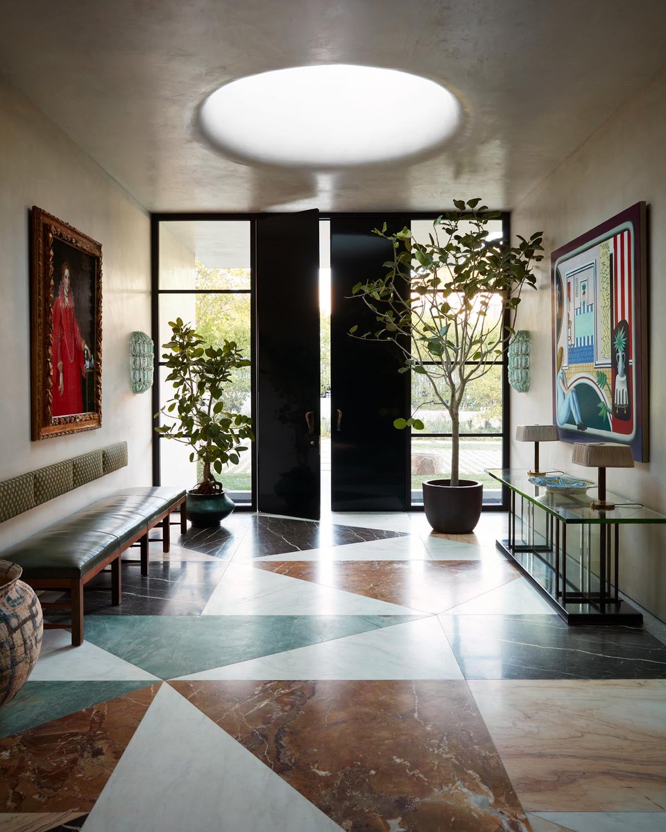 1stDibs's tweet photo. We're excited to share with you another of the inspiring spaces chosen for the 2023 #1stDibs50. This dining room is the work of former set designer Pamela Shamshiri , who brings a keen sense of narrative to her sophisticated yet soulful design sensibility. https://t.co/f0mi9xinmG https://t.co/AxvXqSQNcg