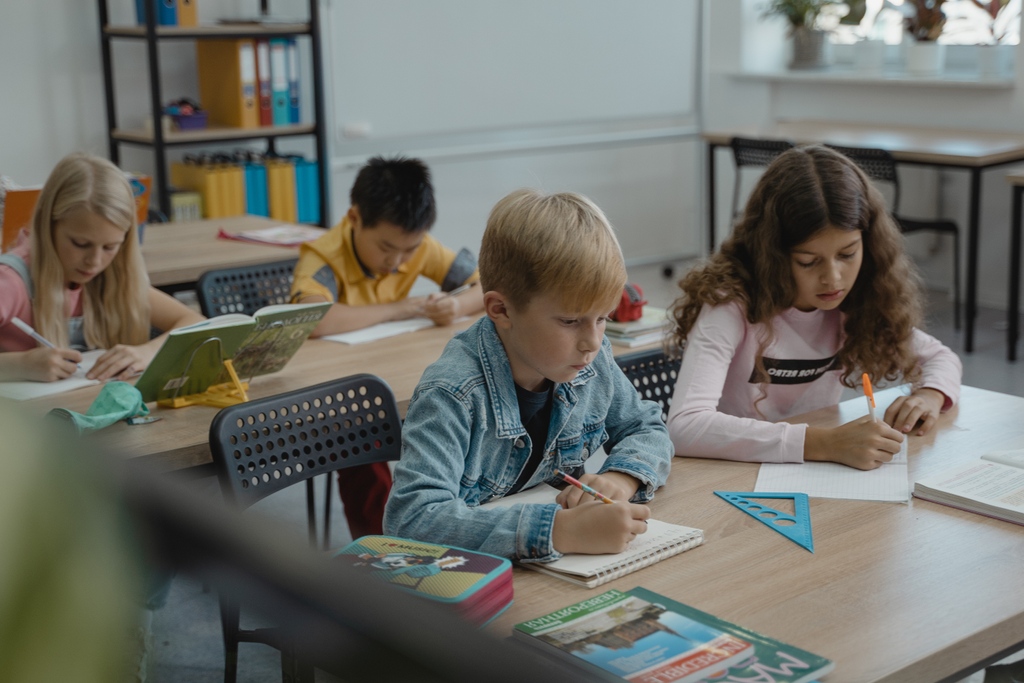 TeacherBulletin's tweet photo. In upper elementary and middle school, students may hesitate to speak up.

Check out these three strategies that encourage full participation in this article from Edutopia. 

https://t.co/lRXKLLmT05

#teaching #studentfeedback #classroommanagement https://t.co/HkwZy0oAwz