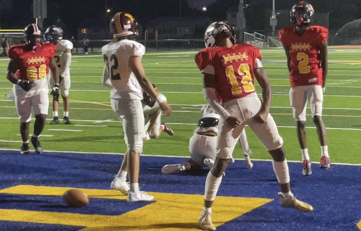 bcnjgridiron's tweet photo. Watch Caleb Salters Highlight Reel - Robeson Classic - June 13, 2023 at https://t.co/ory7cdPm3t via @YouTube.  #njfootball #robesonclassic #allstargame @caleb_salters @Comets_FB @CoachBGGrant https://t.co/UtMeNcZstH