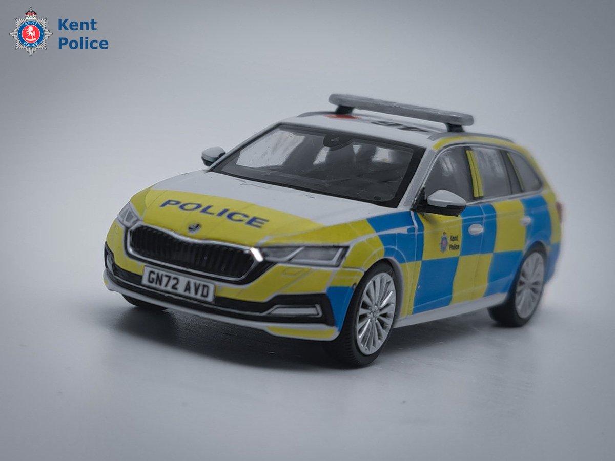 blue_code3's tweet image. 1/43 Kent Police Skoda Octavia #TD51