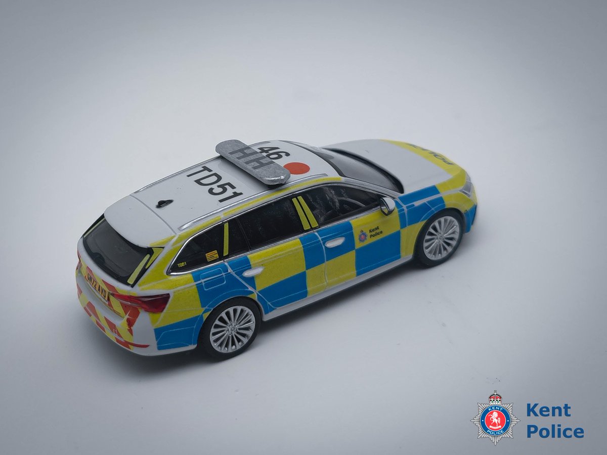 blue_code3's tweet image. 1/43 Kent Police Skoda Octavia #TD51