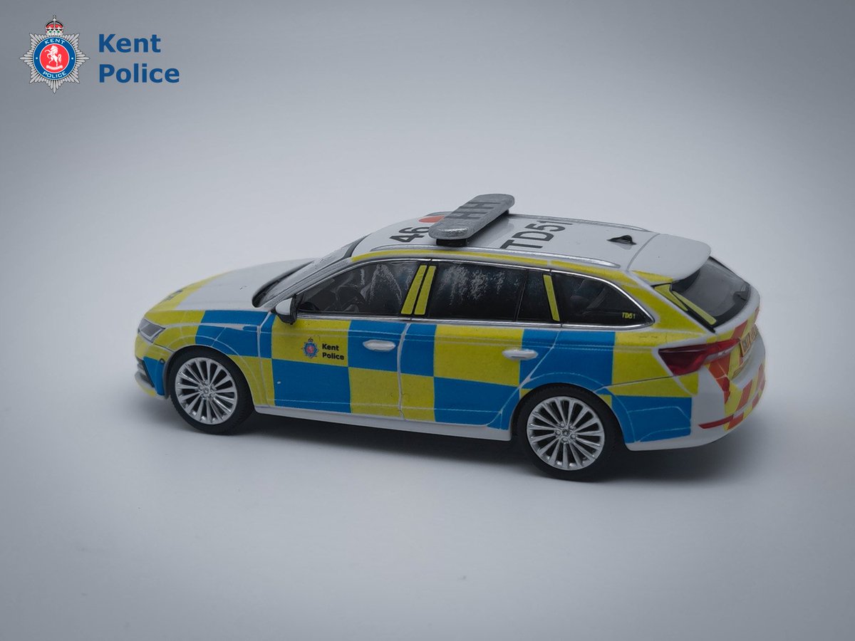blue_code3's tweet image. 1/43 Kent Police Skoda Octavia #TD51