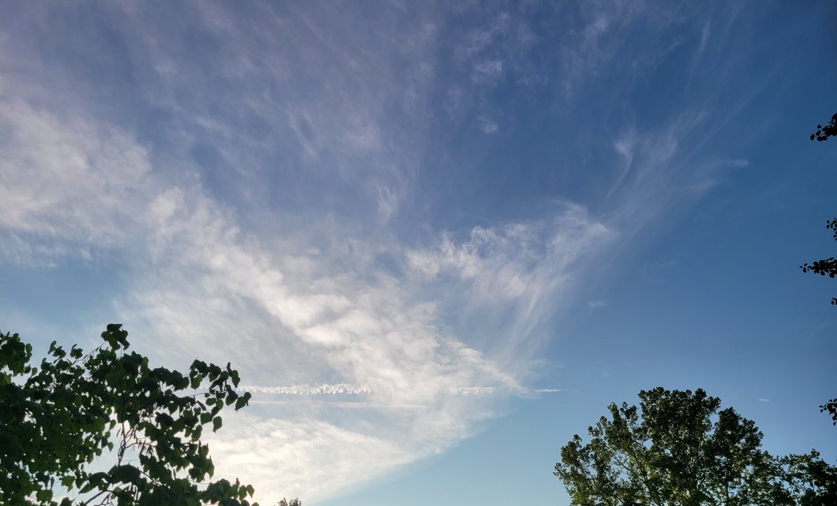 TooLateBlue's tweet image. Oh no, I'm sure the rampant severe weather has absolutely nothing to do with this #GeoEngineering experiment, right @NOAA @FAANews?