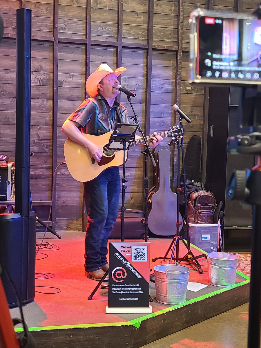 Another great show at <a href="/BridgerBrewing/">Bridger Brewing</a> #threeforksmt this past Thursday night. Thanks so much for having me again. Looking forward to next time.