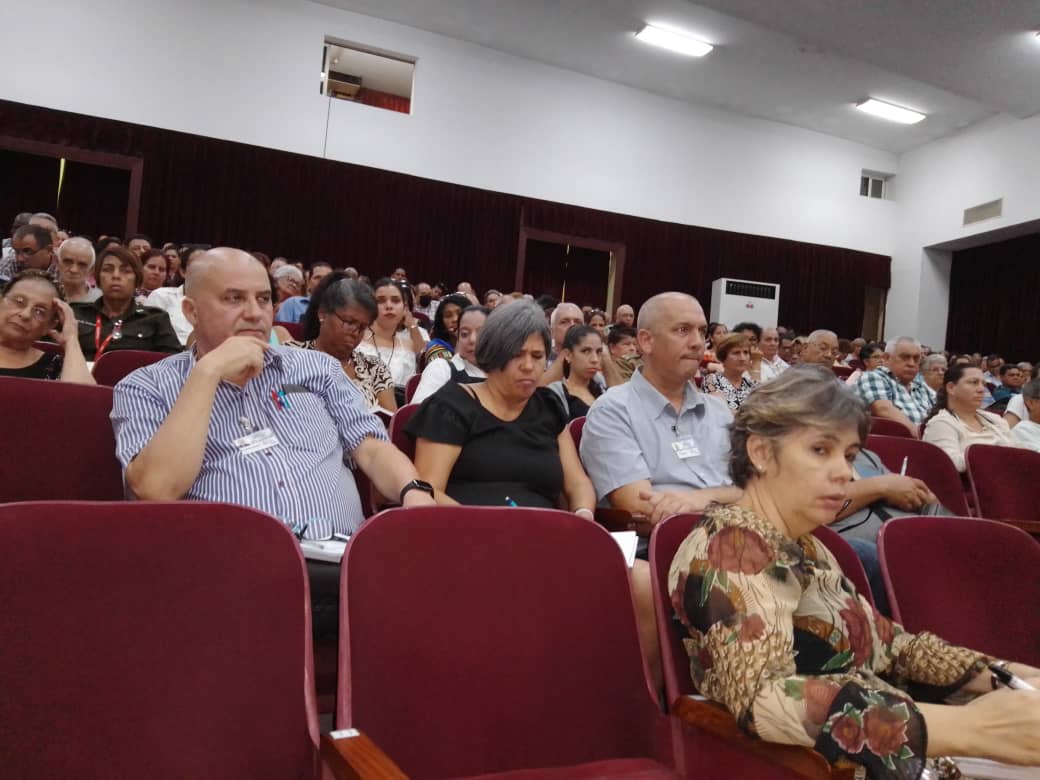 Se realiza en la sede del Ministerio de Economía y Planificación el seminario de preparación para la elaboración del plan de la economía 2024, con la participación de los organismos y resto de entidades que son parte de este proceso.
#EconomíaCubana
