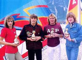 Yes our @originalasia fanaticism is still alive & well!

As Alpha is turning 40, we thought we’d go track x track, talk videos, b-sides, hear from @asiageoff & @ELP_carl about the tour & Asia in Asia live

Listen: pdst.fm/e/p.podderapp.…

@PRConnect @officialjwetton #stevehowe