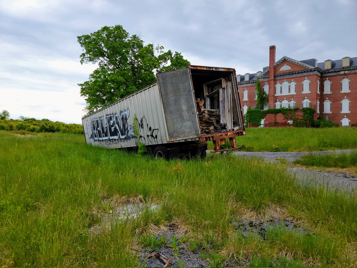 #photoshoot #abandoned #abandonedsite #abandonedAmerica #urbex #urbanexploring #mainstreet #Virginia #photooftheday #photographer #like #photooftheday #like #photo #life #photography #photographer #digitalart