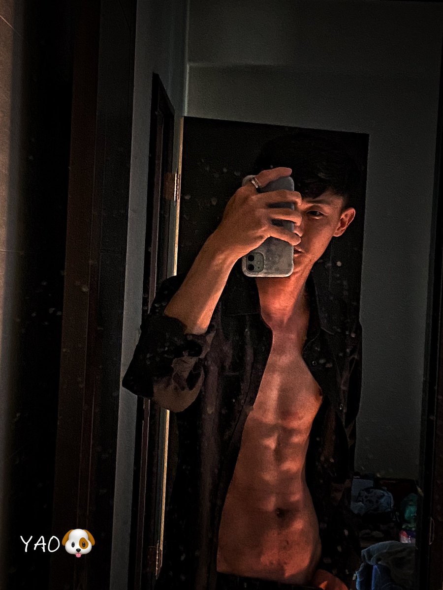 Snow69696969's tweet photo. I chose this life, it didn't choose me.
You don't get what you deserve, you get what you take.

想得到什麼，就必須有所爭取。

#慾 https://t.co/DygJ36AxkJ