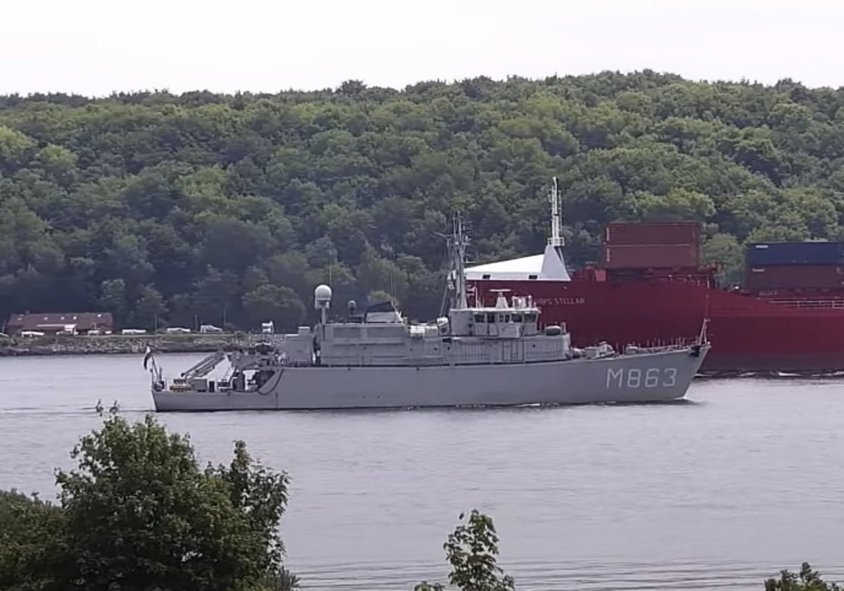 WarshipCam's tweet photo. Royal Netherlands Navy Alkmaar-class minehunter HNLMS Vlaardingen (M863) coming into Kiel, Germany - June 15, 2023 #hnlmsvlaardingen #m863

SRC: webcam https://t.co/8h9ogw0wKQ