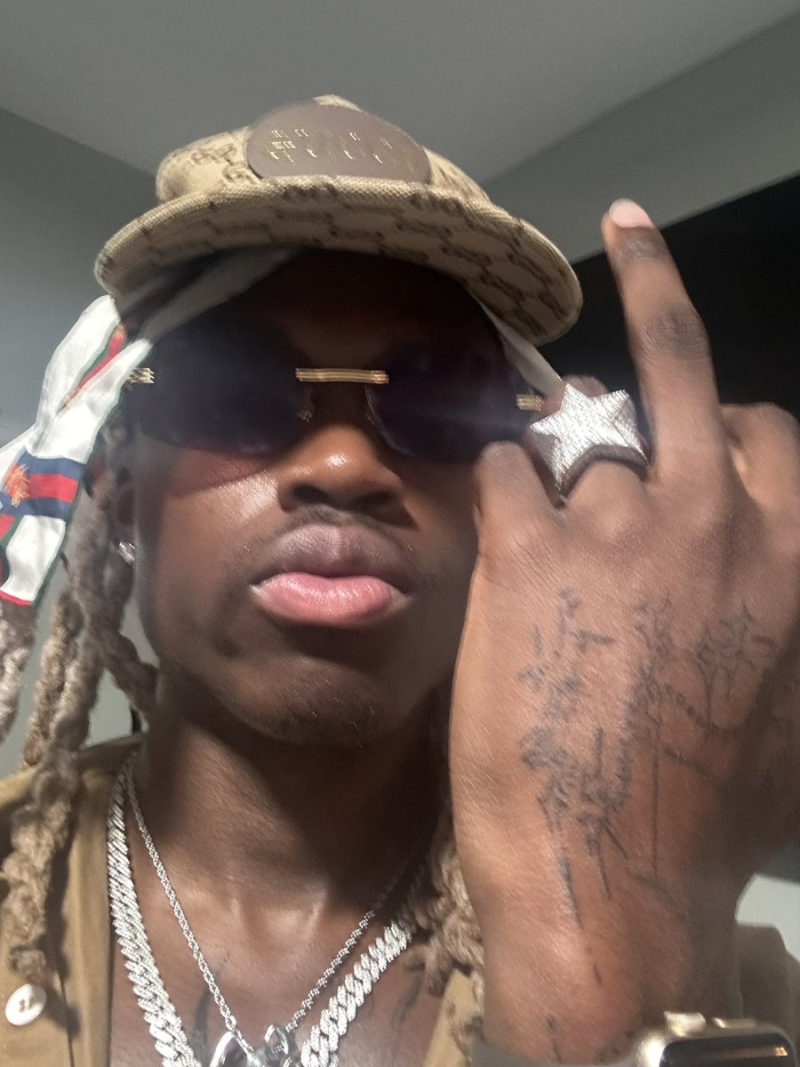 cornski's tweet photo. like a nigga wit a colostomy bag i walk around wit that shit on https://t.co/CSfjxccbgM