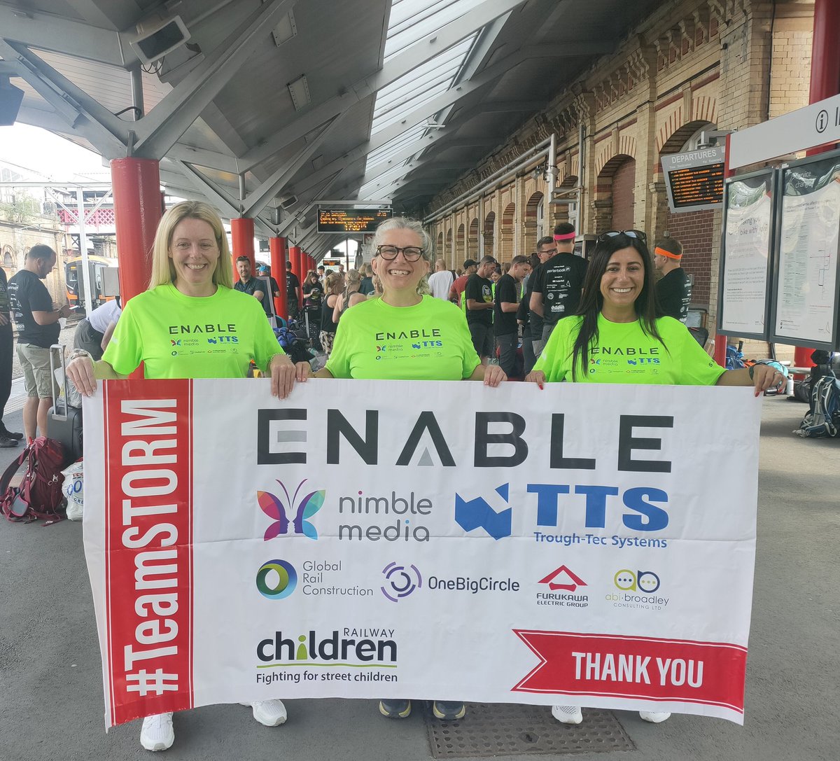 #TeamSTORM are ready!
An hour to go before we leave Crewe to start the <a href="/RailwayChildren/">Railway Children</a> 3peaks by rail.

Thank you to all our sponsors.... Just over £1k to go before we smash our 🎯 can you help us?