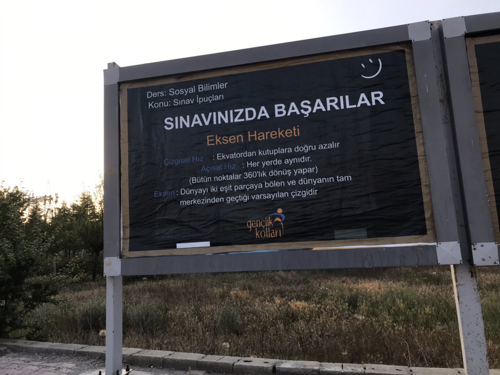 akgenclikcumra's tweet photo. Belki aklınızda kalır diye bilboardları sınava yönelik ipuçlarıyla donattık 😊 https://t.co/KFNMZsVXvn