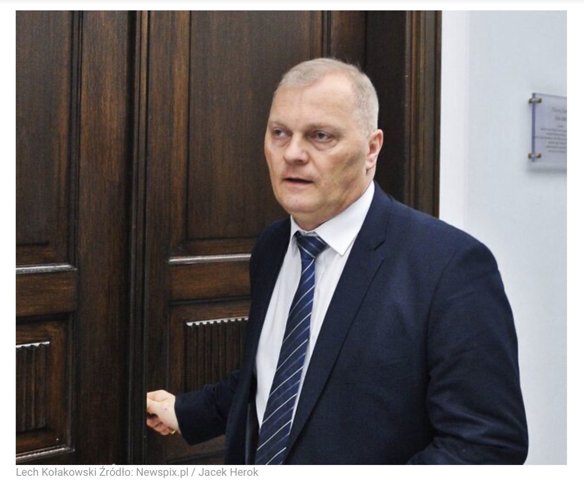Rysiek04071893's tweet photo. W 2018 roku, poseł Lech Kołakowski z Prawa i Sprawiedliwości nie stracił prawa jazdy, choć jechał przez teren zabudowany z prędkością ponad 100 km/h. Przekroczył dozwoloną prędkość o 58 km/h.
Wiewiórki anonimowo mówiły, że policjanci odebrali posłowi prawo jazdy, ale rozgrzały się telefony i musieli mu je zwrócić.
Pan poseł dopiero teraz złożył wniosek o uchylenie immunitetu w tej sprawie. Po pięciu latach. Wiosek z tego, że panika w PiS jest już wielka.

#MafiaPiS
#PanikaPiS 
#SnaW