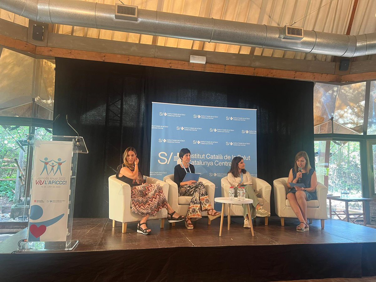 MartaSagarra's tweet photo. Enhorabona per la fantàstica organització de #JornadaICSCC! Punt de trobada dels #equipsatencióprimària per compartir experiències del territori. Grans companyes a la taula d’#accessibilitat @BsarretI Eva Oliver i Rosa Besora. Junts fem APiCCC! @icscatcentral @icscat @NuriaPrat3 https://t.co/bp6VKgkZQy