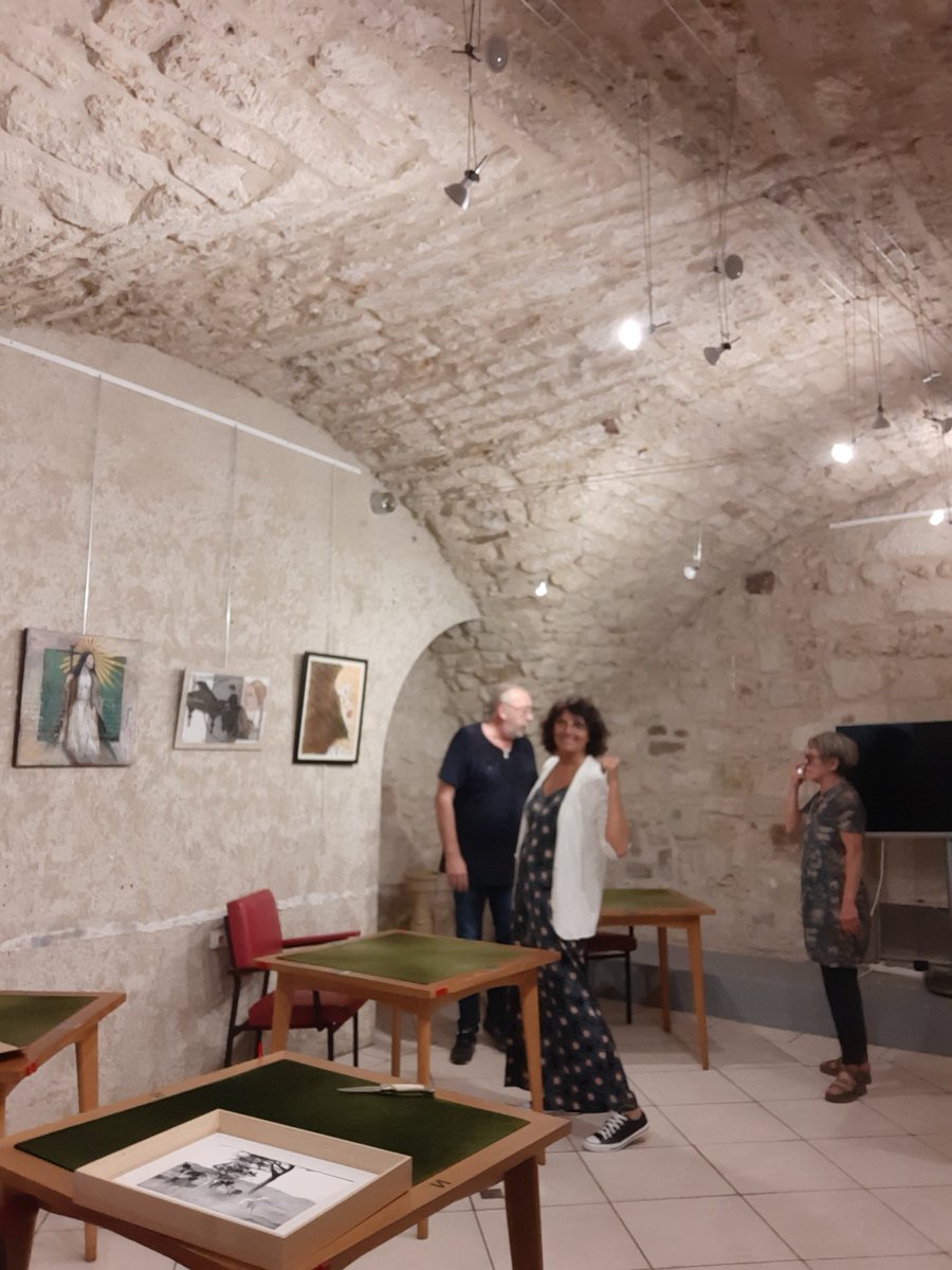 AlineChambert's tweet photo. Une partie du collectif 'Secrets de femmes' en dédicace à l'espace Viennet. Béziers le 15 06 2023
Merci au Chameau Malin 
A @laurentvassalo
A Philippe Macia

Crédit Photos Aline Chambert https://t.co/CHDW9ZEixs