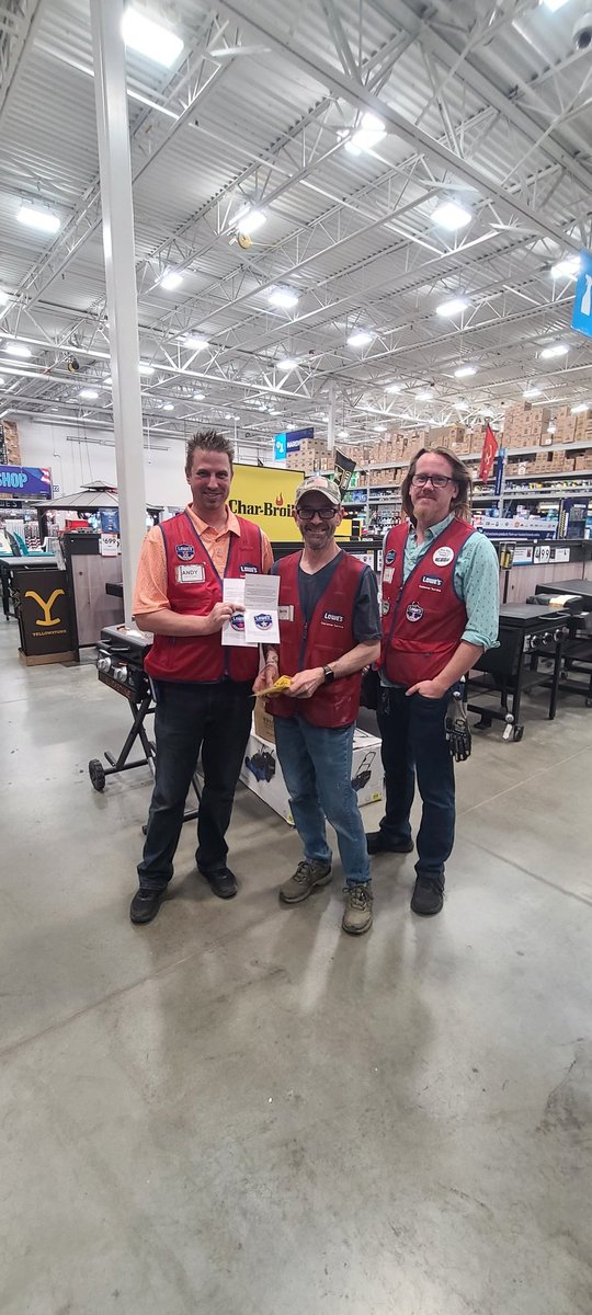 Pleased to announce....Mark was recognized today with Not 1 but 2 stars! GOLD status now, baby! 🏅🥳 <a href="/AndyD3579/">AndyD3579</a> @billmann1861 <a href="/JaneenV_HRBP/">Janeen Valdes</a>