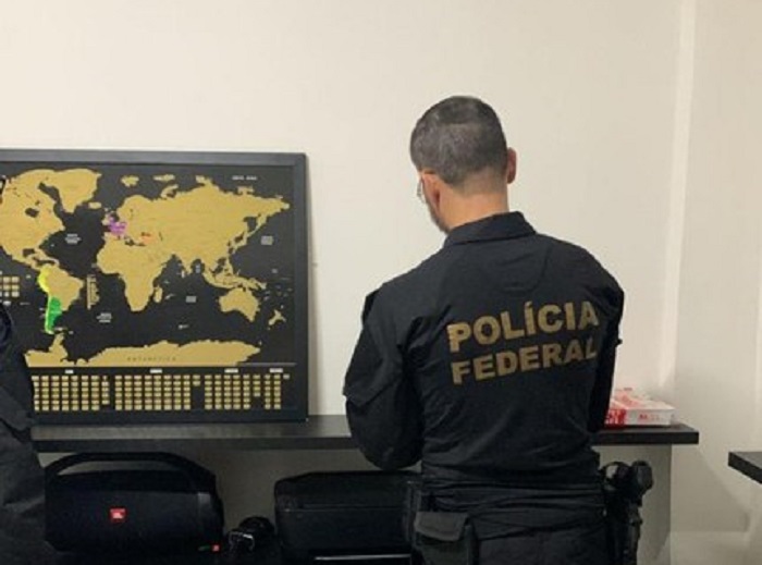 PF investiga grupo suspeito de movimentar ilegalmente cerca de R$ 600 milhões. Um dos alvos é acusado também de abuso sexual infantil. Leia: tinyurl.com/4mxnsdkk.
📷 <a href="/policiafederal/">Polícia Federal</a>
