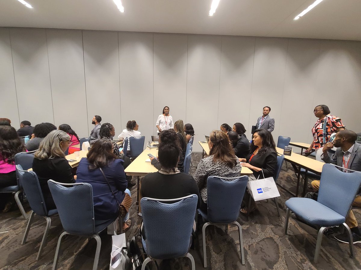 🌻🌷💜 Nadina D. Lisbon 💿🌤️ tweet media