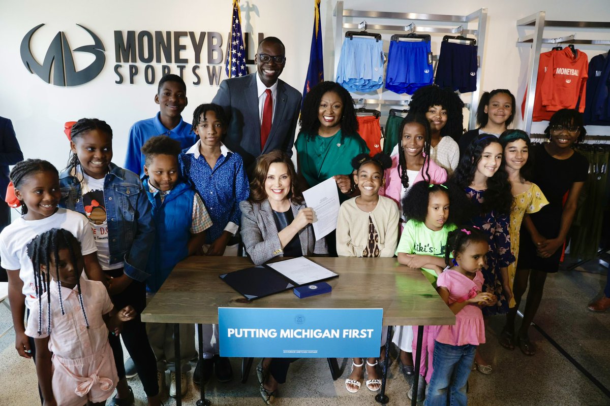 GovWhitmer's tweet photo. Today, I'm proud to take action yet again to make Michigan a more equitable and inclusive place by signing the CROWN Act into law.

The CROWN Act expands civil rights protections to fight discrimination against Michiganders based on hair texture or hairstyle. https://t.co/Pyf4FMc0bp