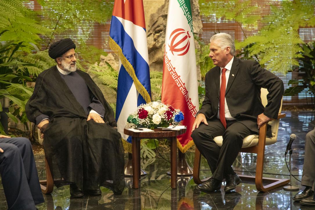 Recibimos en el Palacio de la Revolución al presidente de la República Islámica de #Irán, Seyyed Ebrahim Raisi.

En conversaciones oficiales, resaltamos el excelente estado de las relaciones políticas y diplomáticas, basadas en el respeto mutuo, la amistad y la cooperación.
