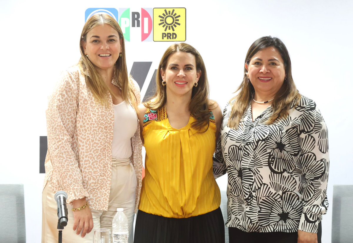 PRI_Nacional's tweet photo. Las secretarias generales del PRI, @caroviggiano; del PAN, @CeciliaPatronL; y del PRD, @AdrianaDiazPRD, sostuvieron una reunión para avanzar en la construcción de la Plataforma de la coalición #VaPorMéxico de cara al proceso electoral de 2024, en la que acordaron la celebración de foros regionales y estatales para escuchar la pluralidad de las voces de la sociedad civil.