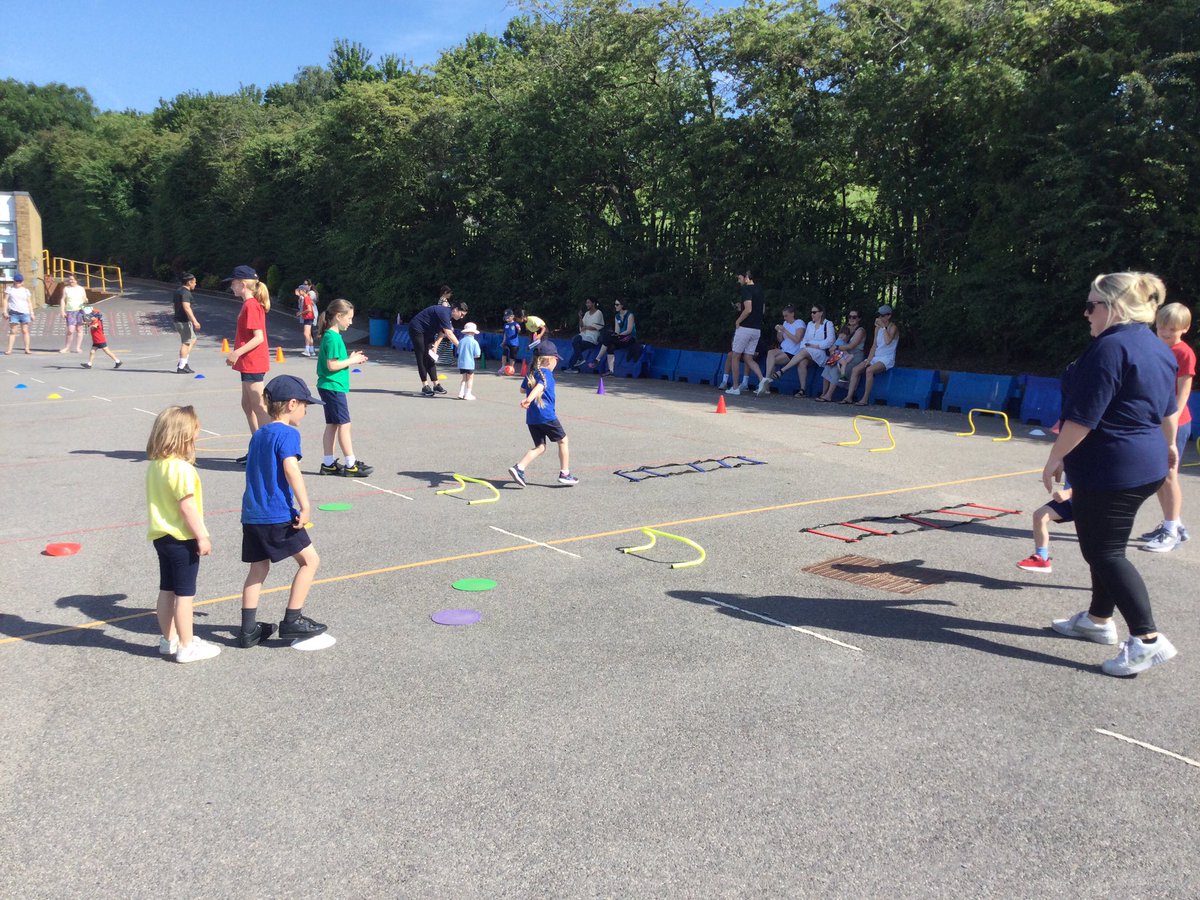 Well done to our Nursery and Reception children who participated in our #EarlyYears sports day this morning. 👏 #SportsDay2023 #physicaleducation #barnet #barnetschool #healthyschools