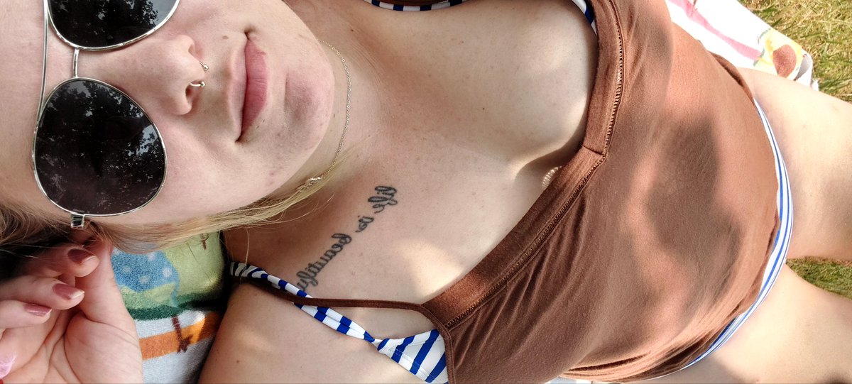 laynebabyyyy's tweet photo. Beach day!!
#beachvibes #ineedsun https://t.co/KVqZqELmCT