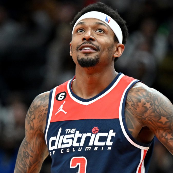 BREAKING: The Kings have engaged in trade talks with the Wizards for Bradley Beal, per @ShamsCharania