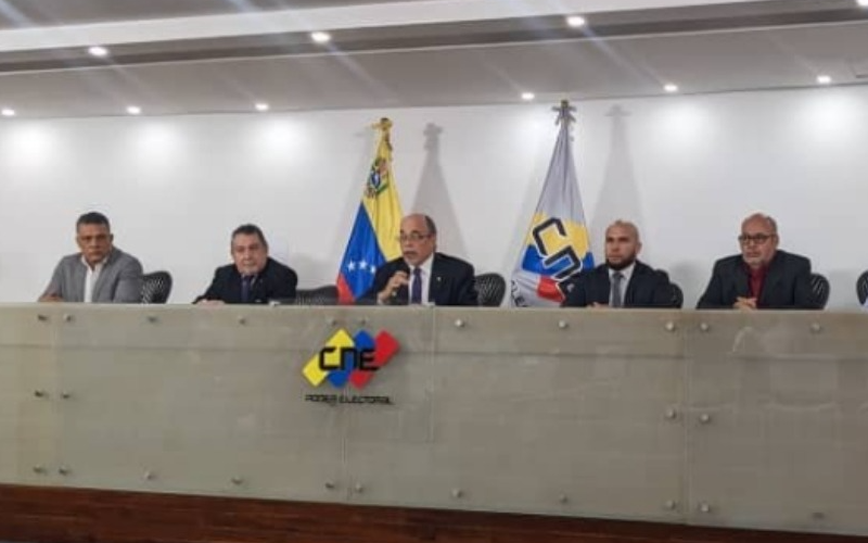 noticierovv's tweet photo. #Política | Rectores continuarán en el CNE hasta que la Asamblea Nacional designe nuevas autoridades

Más información aquí: https://t.co/qrG6kaMm5X

#NoticieroVV #15Jun https://t.co/hrW8NrrNj8