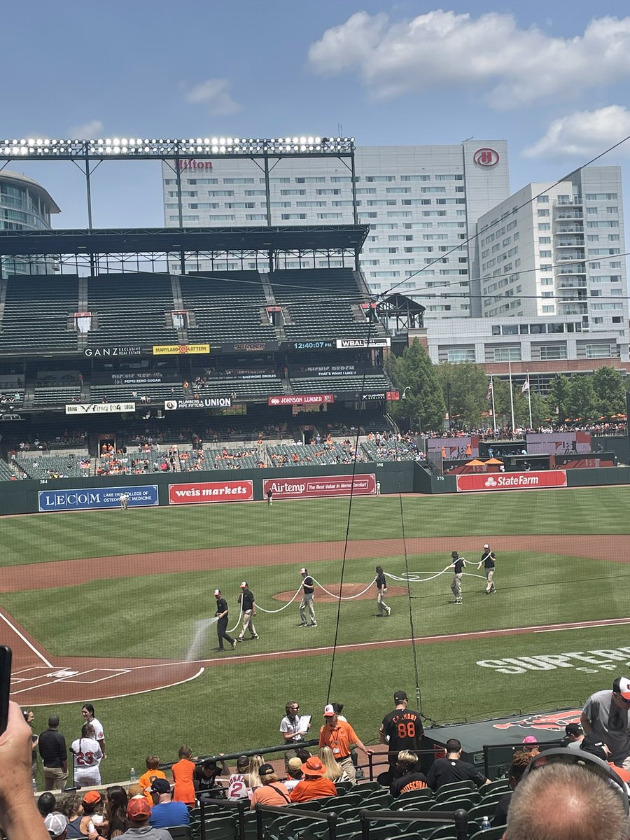 Let’s play ball!!! #camdenYards #BaltimoreOrioles
#Baltimore
#TorontoBlueJays