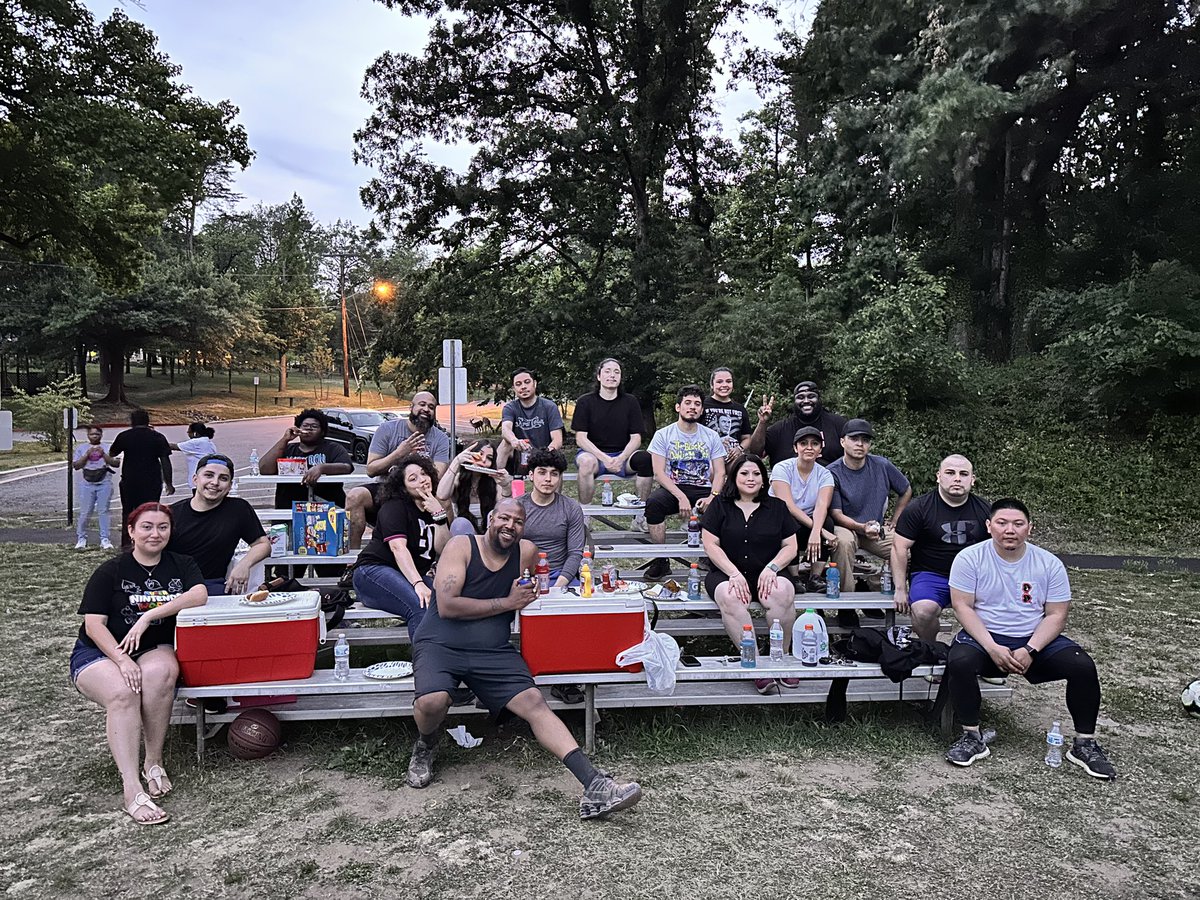Fantastic team builder Kickball game! 2 stores 1 team #LaurelLions #LaurelWolfPack #beltsvilleReapers
<a href="/Tarek_Hammad/">Tarek Hammad ⭕️</a>  <a href="/SellPhones4/">EB</a> 
 <a href="/GrindHardSoco1/">Socorie Hall</a>