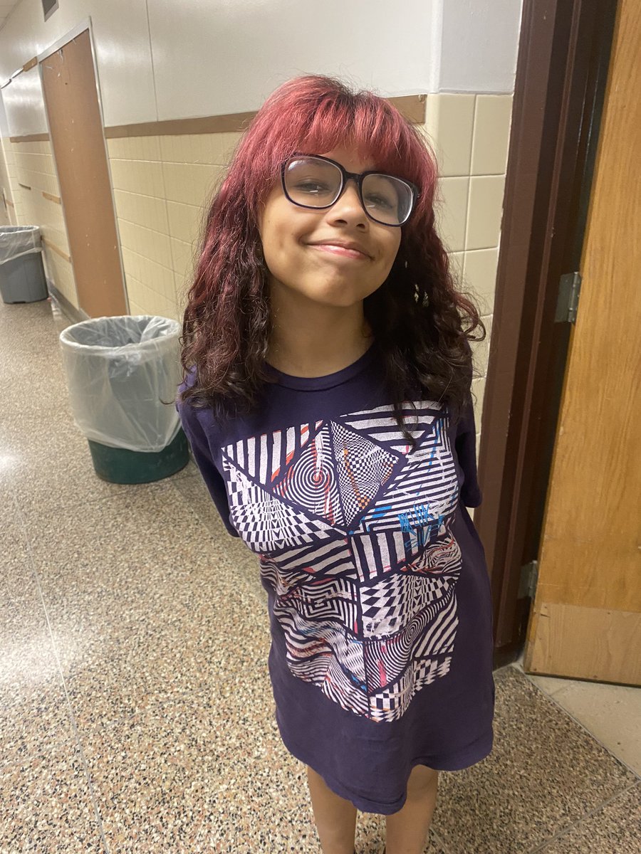 Today we celebrate Vicky! Vicky moved from Venezuela, learned English in less than a year, and has made amazing friends along the way. How amazing is that? #naplescsd 💚