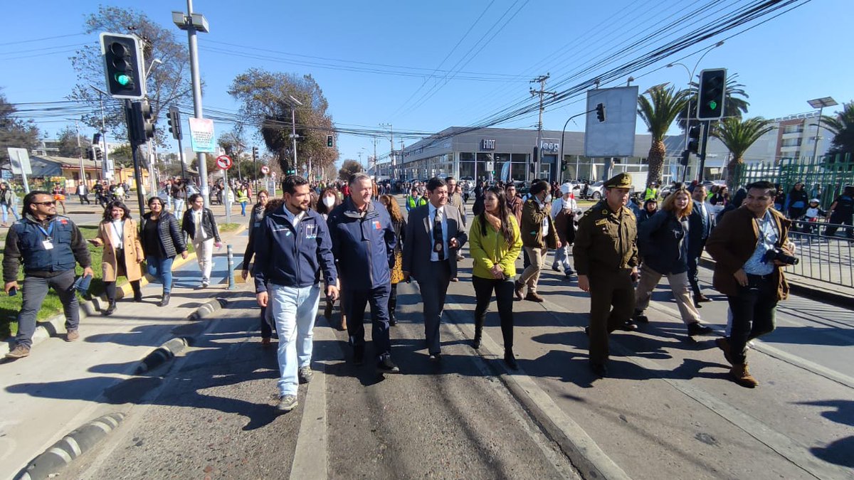 redcomunales's tweet photo. Autoridades regionales evaluaron positivamente el #simulacro de #tsunami con 65.000 personas evacuadas en #LaHiguera #LaSerena #Coquimbo #Ovalle #Canela #LosVilos Ahora se analizarán problemas de las vías de evacuación. Tiempo de llegada: unos 15 minutos a  las zonas de seguridad https://t.co/g32D19ciaI