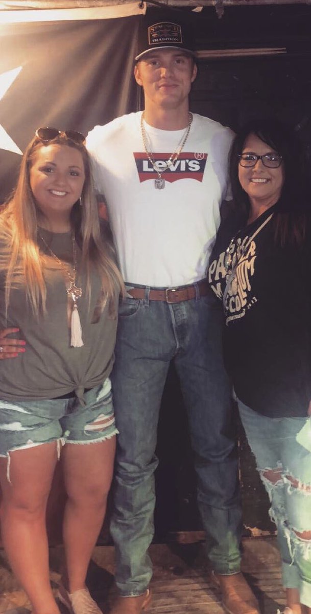 tammitaylorr's tweet photo. Happy Happy Birthday @ParkerMcCollum I hope you have a blessed one🎉 https://t.co/eKFHXRzSMI