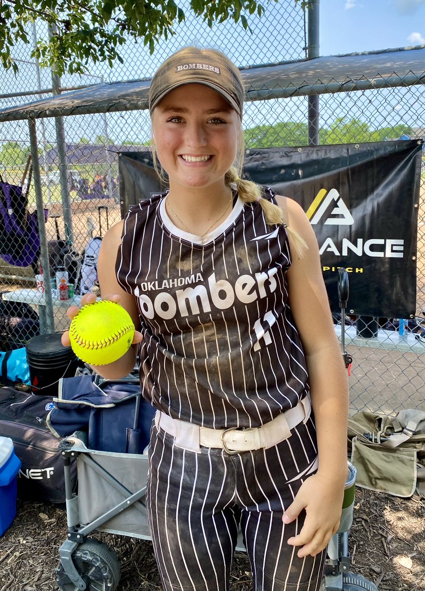 @FaithW_11 with a 💣 in the first game @Team1_fastpitch!