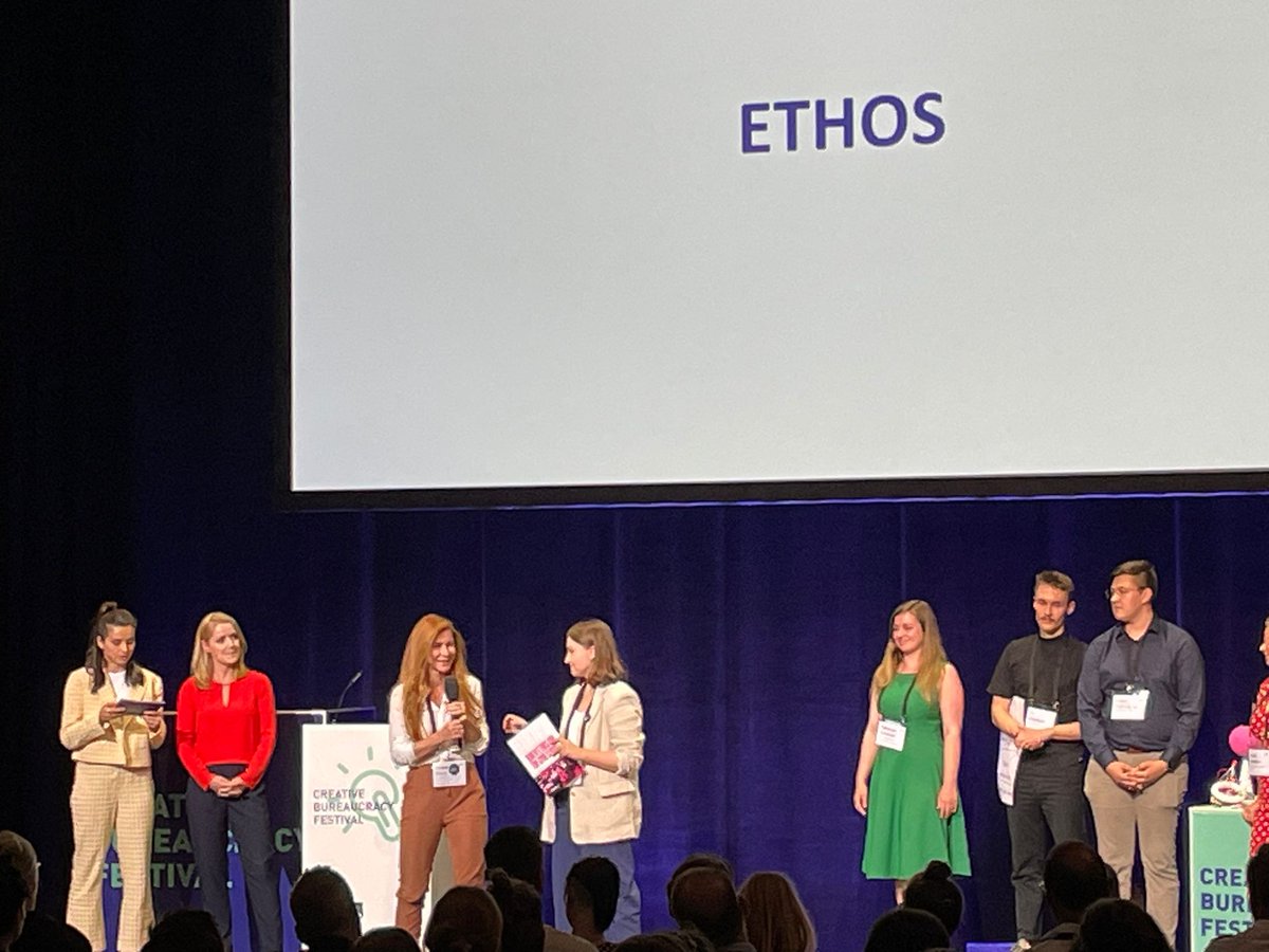 "In order for new to be born, the old one must die", says <a href="/veradjakonoff/">Vera Djakonoff</a> with Head of Innovation Lab of Brazilian government, Luana Faria <a href="/CreatBureauFest/">Creative Bureaucracy Festival</a> - 12 civil servants co-created new ethos for civil service, read more:

demoshelsinki.fi/civil-service/
cc <a href="/DemosHelsinki/">Demos Helsinki</a>