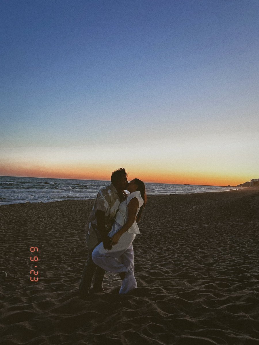 karrahnicolee's tweet photo. life update: still in love 🫶🏼 https://t.co/Xswq2lTDY9