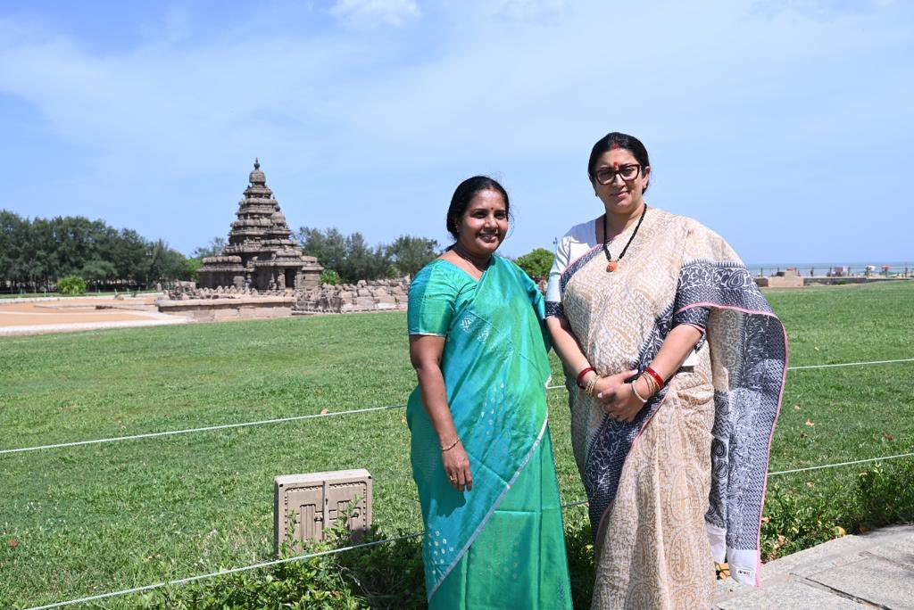 Two Women legends in making  <a href="/smritiirani/">Smriti Z Irani</a> &amp; <a href="/VanathiBJP/">Vanathi Srinivasan</a> 🙏🙏

We the Mahila Morcha members are proud of you both our leaders. You have both given excellent direction to the Morcha by empowering the women and in nation building. Keep us guiding always with your charisma and strong