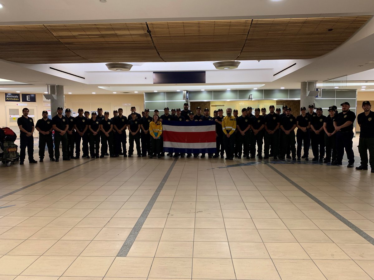 Firefighters from Costa Rica and Chile arrived yesterday to support our firefighting efforts. This is the first time that they have come to lend a hand in Canada, so let’s give them a warm welcome!