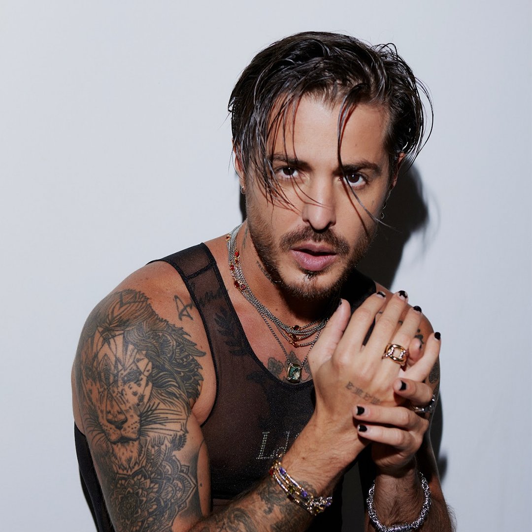 #Obvio 😎💖😉, la #NuevaOlaPop tiene lo nuevo de <a href="/Llane/">LLANE</a>, en #AudioEspacial.

apple.co/3NpBWob