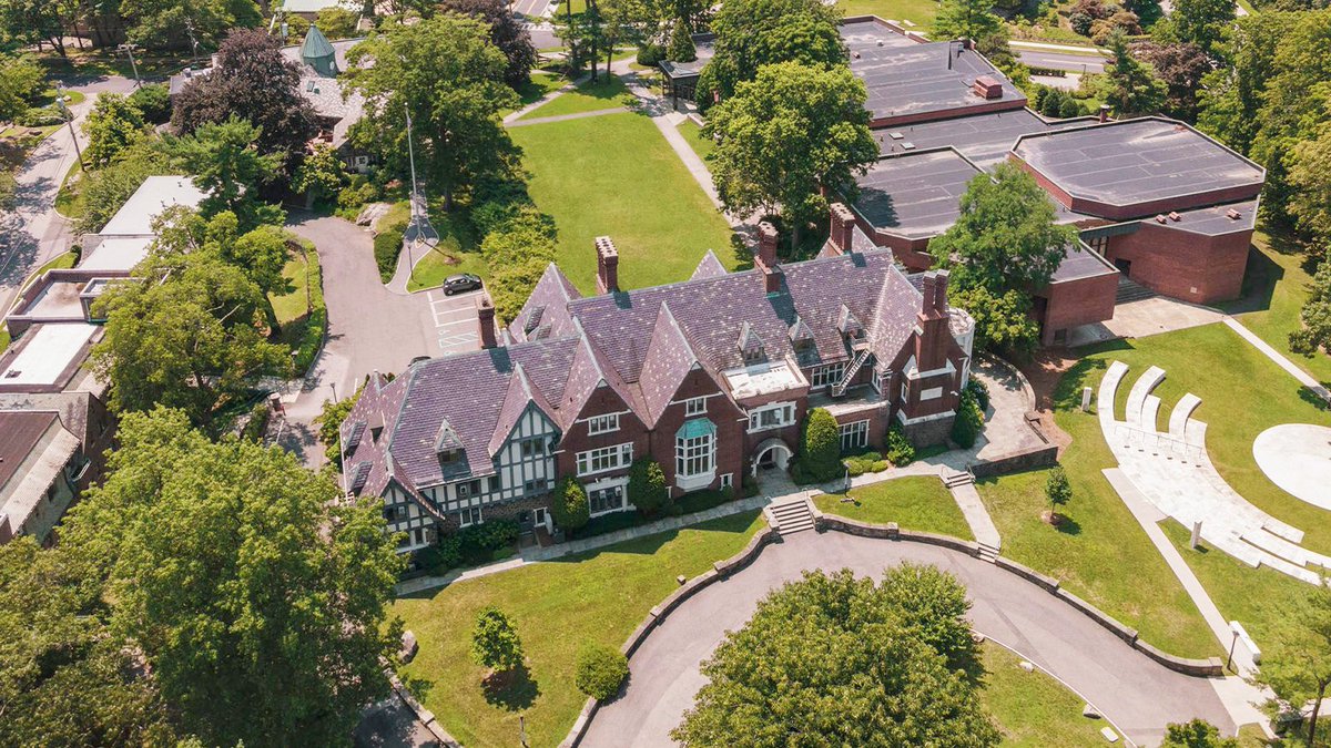 This summer, #EXPLO Senior students will explore #SarahLawrence’s 44-acre, wooded campus, including the theater, art and performance studios, graphic-computing equipment, sports facilities, and more!
#EXPLO #Education #Enrichment #HandsOnLearning #STEM #STEMLearning