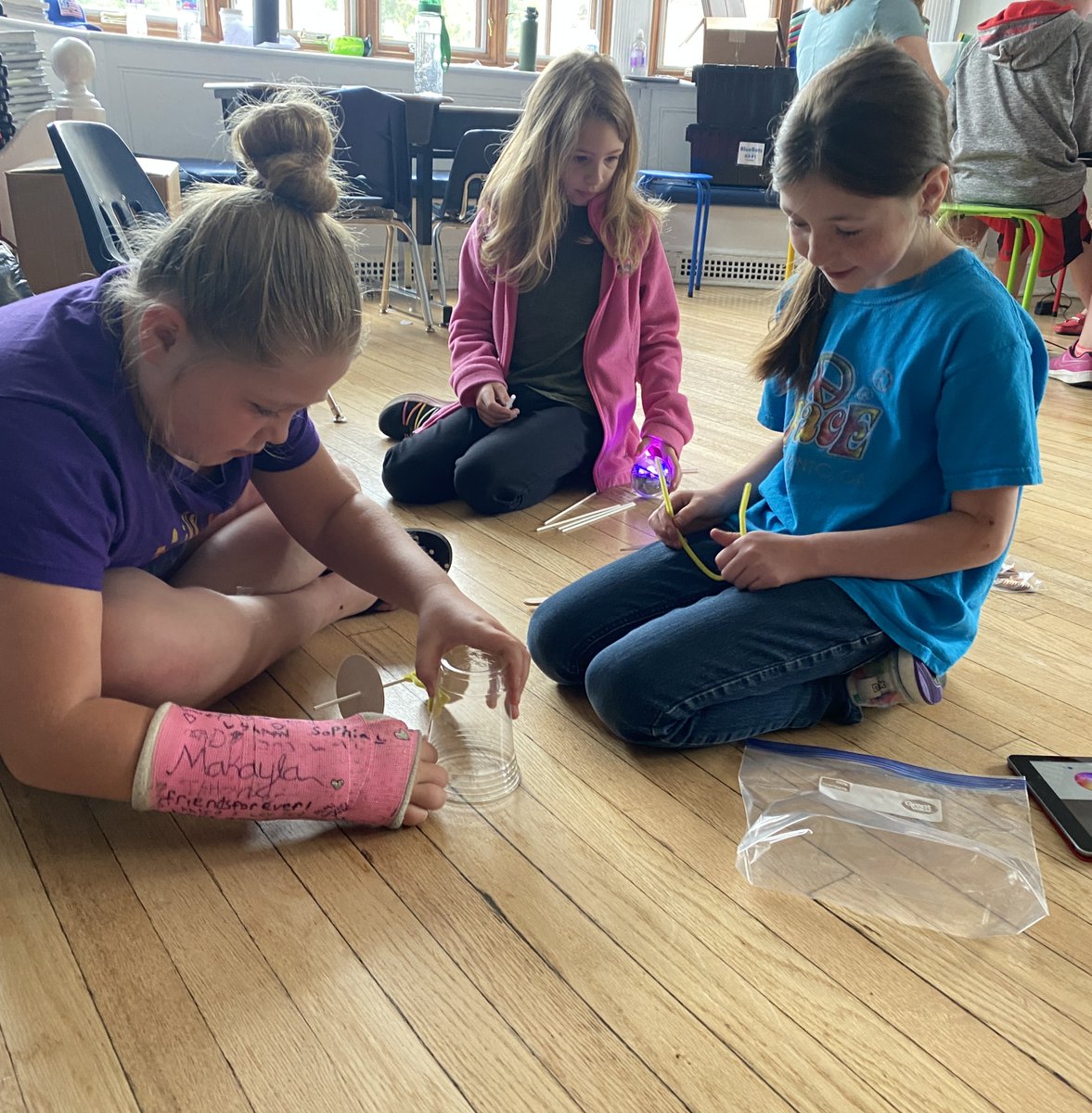 hshaffer's tweet photo. 3rd grade students at Owen D. Young CSD designed chariots to outfit Sphero Robots, then competed in a fun Sphero Chariot Pull challenge to see who could pull the most weight the furthest! #Sphero #EngineeringDesign #NYSCSDF
@ODYoungCSD @MORICTech @SpheroEdu https://t.co/mbkdl7jmBW