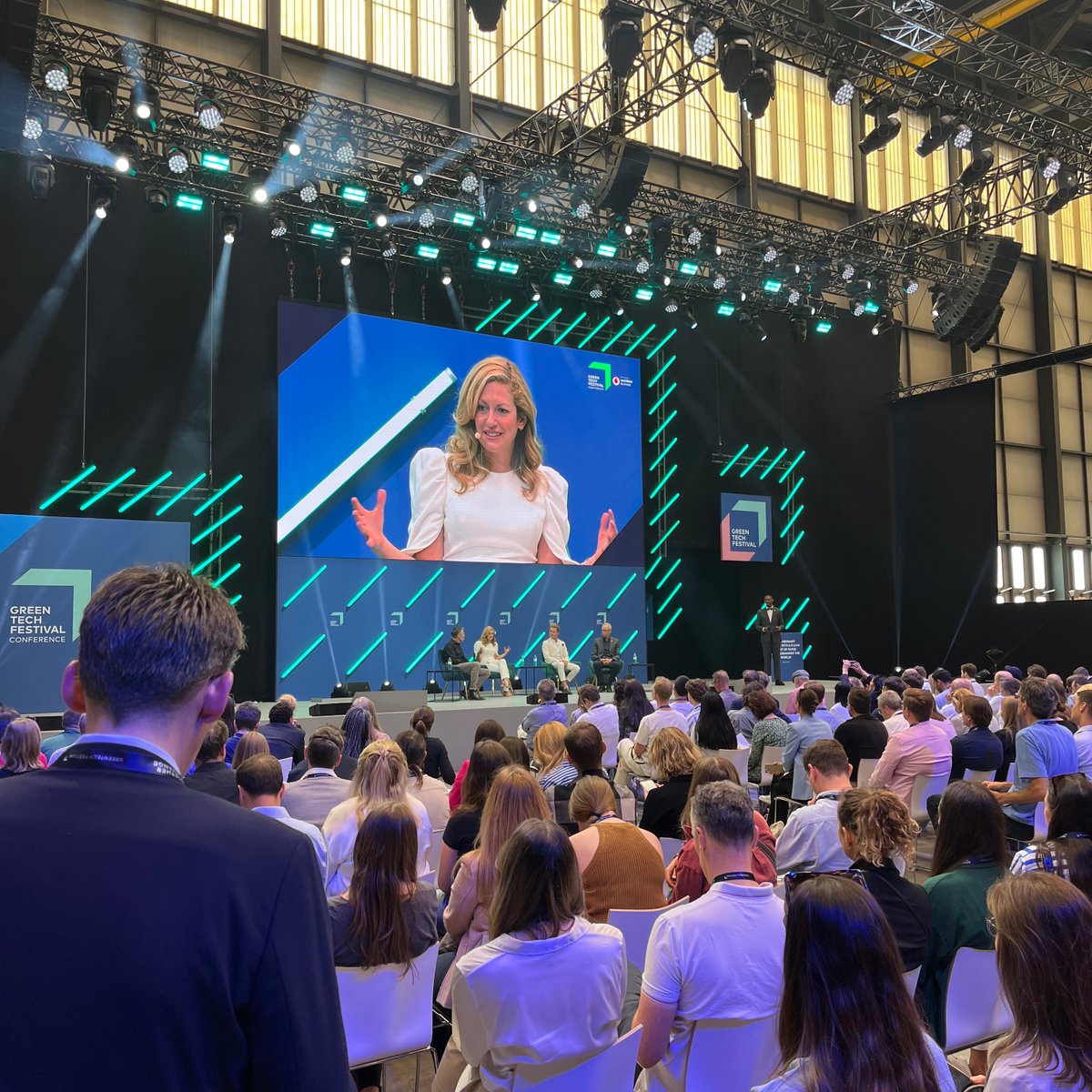 Ein großartiger zweiter Tag des <a href="/greentech_fest/">GREENTECH FESTIVAL</a> auf dem Gelände der Urban Tech Republic geht zu Ende 🌿🌍 Founder <a href="/NicoRosberg/">Nico Rosberg</a> und Marco Voigt eröffneten gemeinsam mit unserer Geschäftsführerin Gudrun Sack das größte Nachhaltigkeitsfestival Europas. #greentechfestival2023