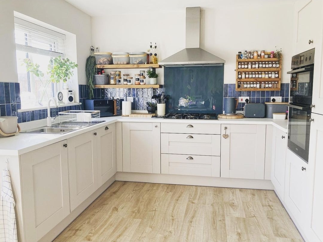 TileMountainUK's tweet photo. Can you believe what a difference a few tiles makes?! 😱

🏡IG adra_yn_brynymre_at_home
🔎 Village Royal Blue Wall Tiles

Order the tiles here: https://t.co/yjfJRnQF6S

#kitcheninspo #bluetiles #kitchensplashback #interiorinspo #transformation https://t.co/4ivij3Nysq