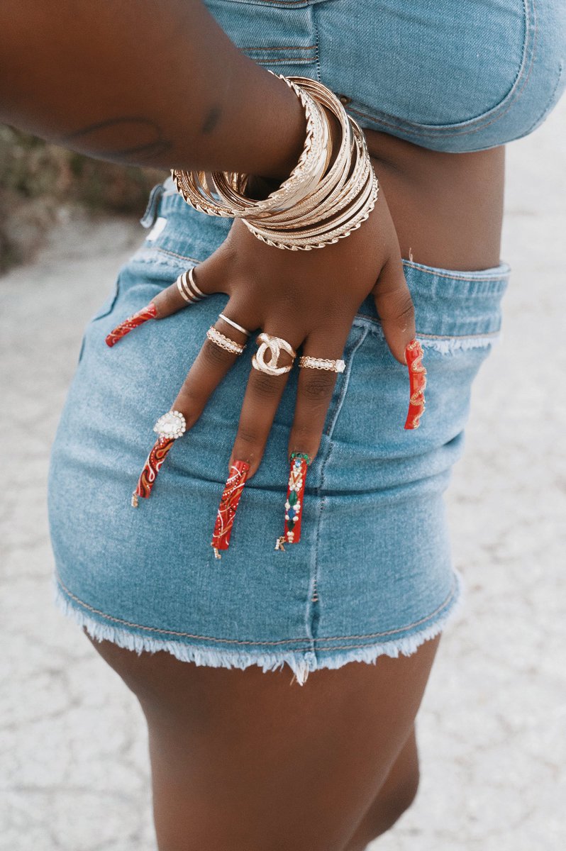 Raeeography's tweet image. I haven’t posted my work on here in awhile but I absolutely love how these turned out 

raeeography.com/blkgirlpaid
raeeography.com/contact