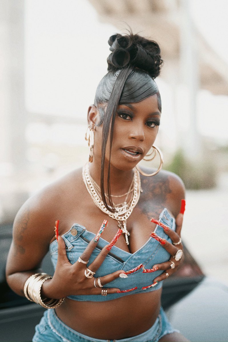 Raeeography's tweet image. I haven’t posted my work on here in awhile but I absolutely love how these turned out 

raeeography.com/blkgirlpaid
raeeography.com/contact