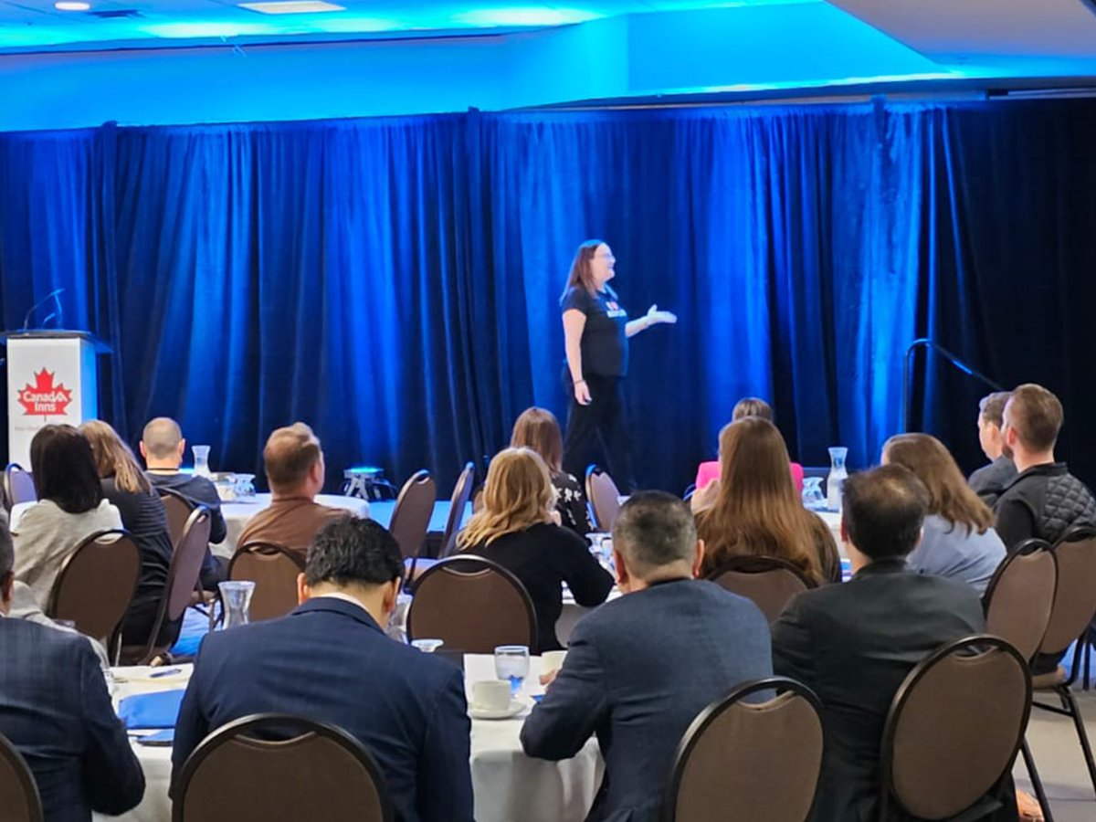 MortgageProsCan's tweet photo. This AM has been as engaging as we anticipated for our Winnipeg Symposium attendees!
🗓️marketing tips w/ @SherryCorbitt
📑update from Reaza Ali at @FisgardAsset
🔖maximizing your business w/ @Kerzner
✅best practices w/ Lee-Ann McEllister
#MPCInAction #MyMPC https://t.co/mcea4vf528
